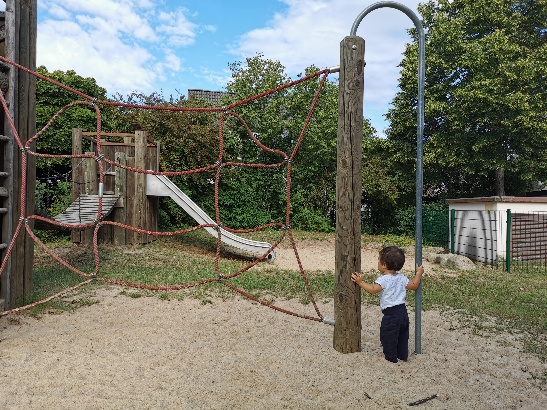 生後11ヶ月23日の公園デビューの様子